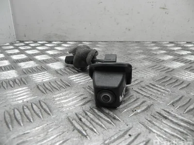 Mercedes-Benz A 212 820 12 00 / A2128201200 E-CLASS T-Model (S212) 2015 Caméra - Image 1