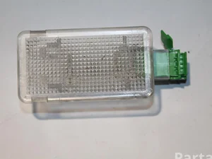 Volvo XC70 II 2009 Éclairage de plaque d'immatriculation