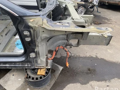 Tesla MODEL S 2017 Quart de corps Right Front - Image 1