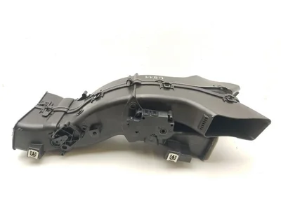 Porsche 9J1.815.327B, 10789Z0300001, ZBAT0103D00 / 9J1815327B, 10789Z0300001, ZBAT0103D00 Taycan 2021 Prise d'air / Conduit d'air d'admission - Image 1