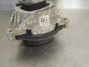 Gebrauchtes Original BMW 6 787 658-05 / 678765805 1 (F21) 2014 Motorlagerung rechts