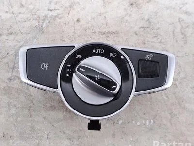 Mercedes-Benz A2059057007 C-CLASS (W205) 2016 Interrupteur de lumière - Image 1