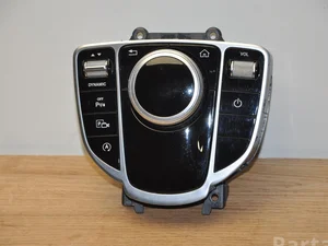 Mercedes-Benz A2139008510 ; A2139056603 ; A213905950 / A2139008510, A2139056603, A213905950 E-CLASS (W213) 2016 Interface multimédia avec unité de contrôle