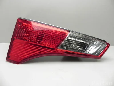 Toyota 8158142050 RAV 4 IV (_A4_) 2013 Feu arrière - Image 1