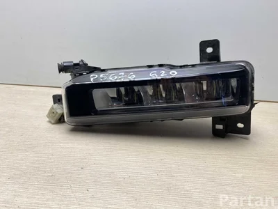 BMW 7433788 ; 6317743378809 / 7433788, 6317743378809 3 (G20) 2021 Reflektor przeciwmgłowy z prawej - Zdjęcie 1