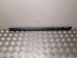 Ford USA LJ8B-R20570-A / LJ8BR20570A Mustang Mach-E 2023 Décoration de cadre de verre porte