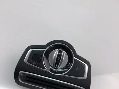 Mercedes-Benz A2059057007 C-CLASS (W205) 2017 Interrupteur de lumière - Image 1