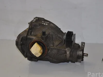 Mercedes-Benz A2133510008 ; A2133510005 / A2133510008, A2133510005 C-CLASS (W205) 2018 Réducteur essieu arrière - Image 1