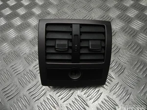 Audi 4B0 819 203 E / 4B0819203E A6 (4B2, C5) 2000 Évent