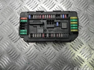 BMW 9389068 3 (F30, F80) 2018 Boîte à fusibles