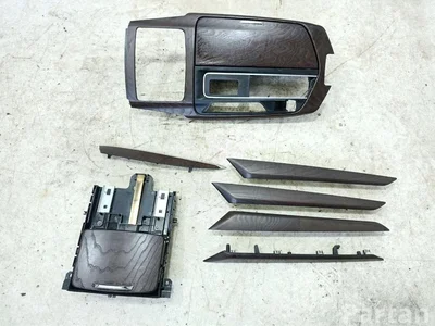 Maserati 670048847, 670049269, 670012077, 670011983 LEVANTE 2017 Osłona panel sterowania - Zdjęcie 1