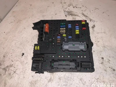 Volvo 30728612 V70 II (SW) 2006 Boîte à fusibles - Image 1