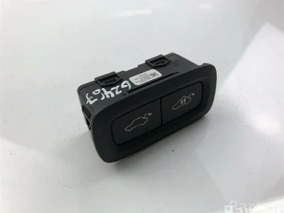Volvo 31674801 XC60 II (246) 2018 Bouton du coffre à bagages - Image 1