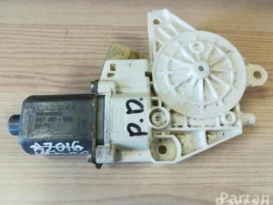 Mercedes-Benz A 251 820 08 42 / A2518200842 R-CLASS (W251, V251) 2008 Moteur de lève-vitre Right Front