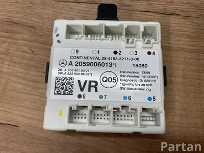 Mercedes-Benz A2059006013 C-CLASS T-Model (S205) 2015 Valdymo blokas durų dešinė priekis - Paveiksliukas 1