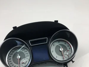 Mercedes-Benz 1030052181 CLA Coupe (C117) 2014 Tablero de instrumentos
