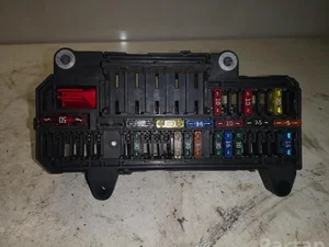 BMW 6113 6 900 583-01 / 6113690058301 7 (E65, E66, E67) 2003 Boîte à fusibles