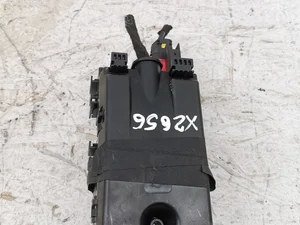 Opel 443352, 443352 01 / 443352, 44335201 Corsa F 2021 Boîte à fusibles