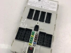 BMW 9369632 X5 (F15, F85) 2014 Caja de fusibles