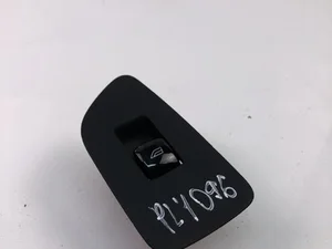 Volvo V40 hečbekas 2017 Langų pakėlimo mygtukas