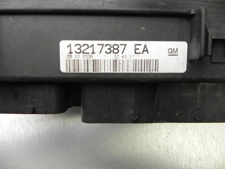 OPEL 13217387 EA / 13217387EA CORSA C (F08, F68) 2006 Fuse Box