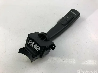 Volvo 17D770 V50 (MW) 2008 Contrôle / Boutons - Image 1