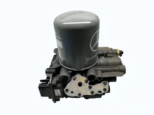 Mercedes-Benz Trucks A0014465664, K138267N01, A0004292797 Air dryer
