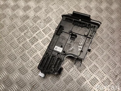 Tesla 1657650-00-C, 1497848-00-E, 1670977-00-A / 165765000C, 149784800E, 167097700A Model Y 2025 Control unit for door Right Front - Image 1