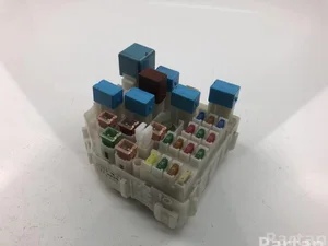 Kia 155821 CARENS II (FJ) 2004 Boîte à fusibles