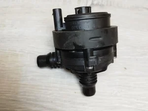 BMW 5A03F46 1 (F70) 2025 Pompe à eau