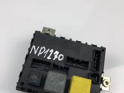 Fiat 46412170 PUNTO (176_) 1998 Boîte à fusibles - Image 1