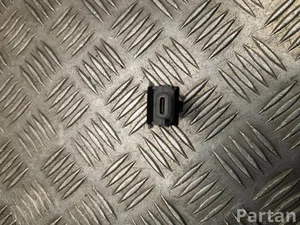 Toyota 86190-F4020 / 86190F4020 C-HR II (AX20) 2024 Įvesties įrenginys USB