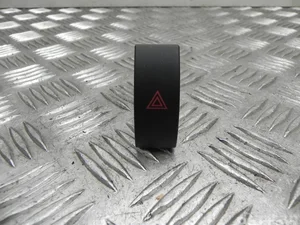 Alfa Romeo 01561095750 STELVIO (949_) 2020 Éclairage d'urgence / interrupteur de danger