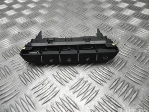 Kia 93315-J7040 / 93315J7040 PRO CEE'D  III (CD) 2021 Commutateur multiple