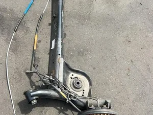 Renault 555118694R Clio V 2019 poutre d'essieu arrière