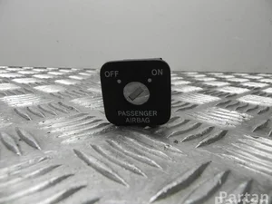 Toyota 158-2N97 / 1582N97 PRIUS (_W3_) 2010 Serrure d'airbag