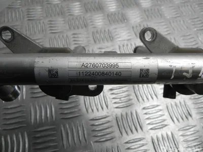 Mercedes-Benz A 276 070 39 95 / A2760703995 E-CLASS Coupe (C207) 2011 Distribution de carburant - Image 1