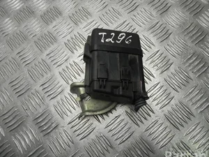 Toyota 90080-87021 / 9008087021 AURIS TOURING SPORTS (_E18_) 2014 Boîte à fusibles