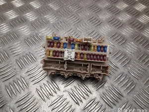 Nissan 4KJ0A, C30161 NAVARA Platform/Chassis (D23) 2016 Boîte à fusibles