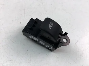 Volvo 31394840 V40 Наклонная задняя часть 2017 Выключатель электростекло подъемника