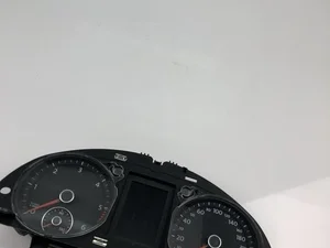 Volkswagen 3AA920870P PASSAT (362) 2013 Prietaisų skydelis (spidometras) mph km/h