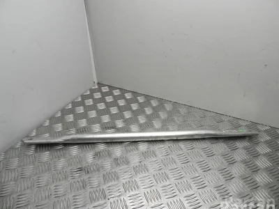 Mercedes-Benz A 205 628 07 24 / A2056280724 C-CLASS Coupe (C205) 2016 Support pour la garniture - Image 1