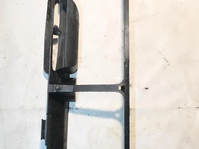 Volvo 9190725 S60 I 2003 Garniture de radiateur - Image 1