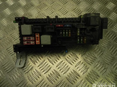 Mercedes-Benz A 168 298 06 60 / A1682980660 CLS (C218) 2012 Boîte à fusibles - Image 1