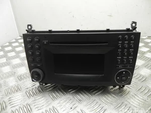 Mercedes-Benz A 203 870 35 94 / A2038703594 CLC-CLASS (CL203) 2009 Radio / lecteur CD