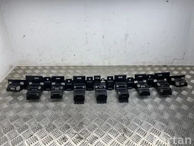 Ford LV4B17B861D Kuga III 2024 Support pour pare-chocs - Image 1