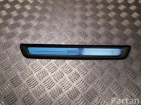 BMW 7 407 388, 9 492 984 / 7407388, 9492984 i4 (G26) 2024 Wewnętrzny próg drzwiowy z lewej z prawej z przodu