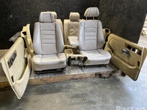 Mercedes-Benz S-CLASS (C126 Coupe) 1980 Set siège Panneau de porte Accoudoir