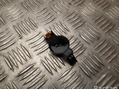 Mercedes-Benz A 247 900 82 17 / A2479008217 EQE V295 2023 Capteur de pluie - Image 1