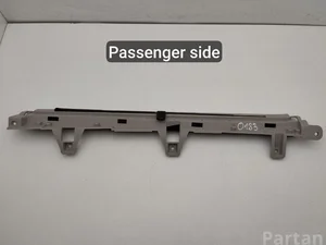 Chrysler PX92000402AY Pacifica 2018 Rideau de porte right side